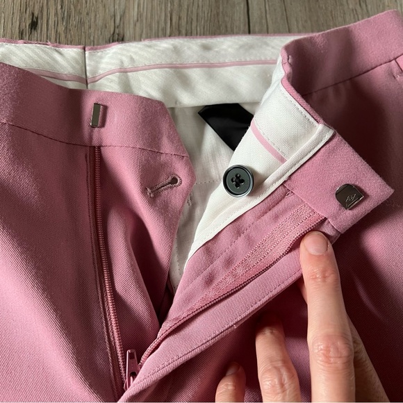 Simons Pink Slim-Fit Suit for a Contemporary Look - Picture 9 of 12